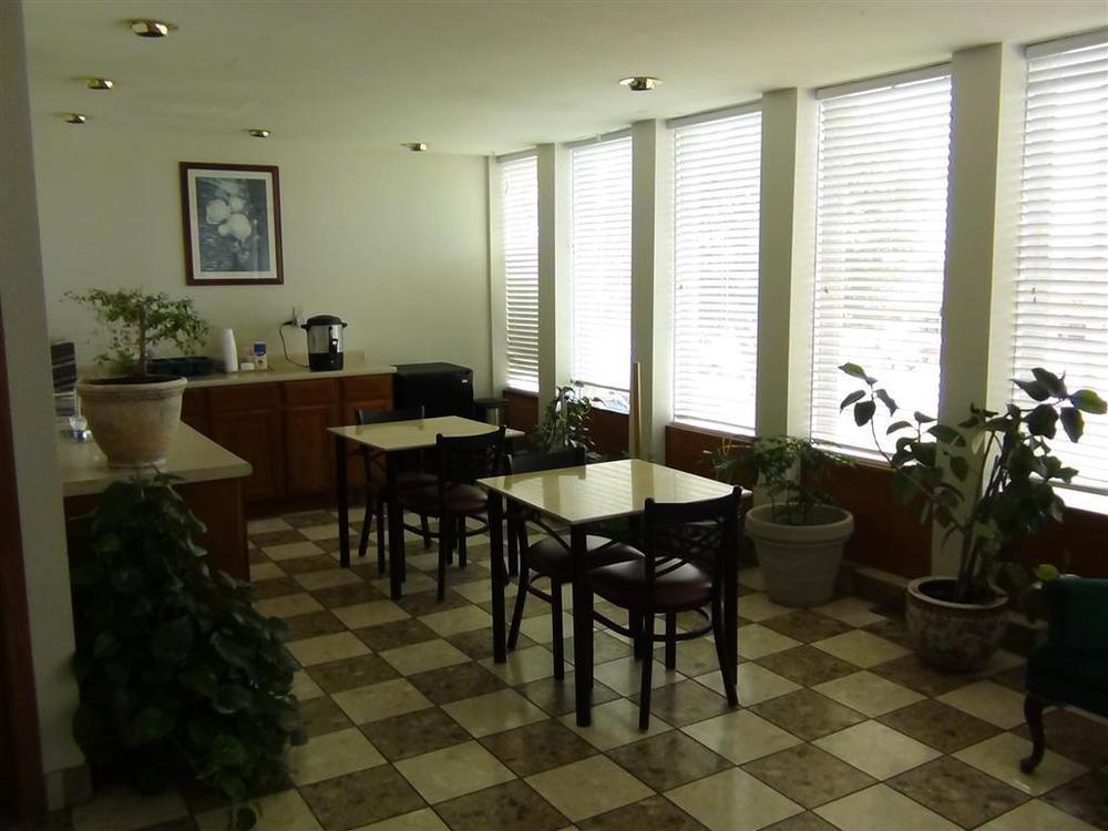 Executive Inn Edmond Facilități foto